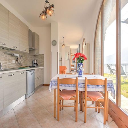 Apartamento Wonderful Flat With Swimming Pool Lift And Garden Gravedona Exterior foto