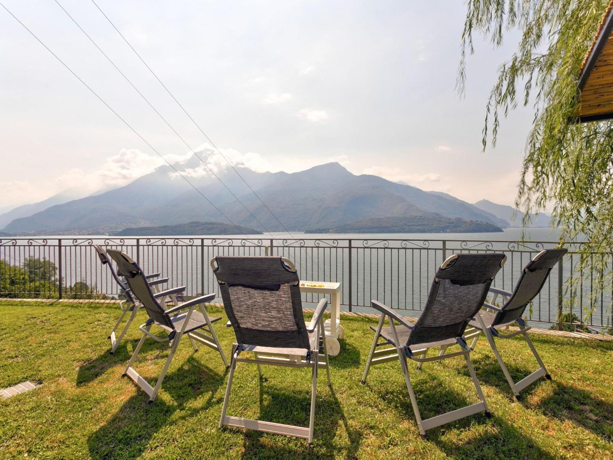 Apartamento Wonderful Flat With Swimming Pool Lift And Garden Gravedona Exterior foto