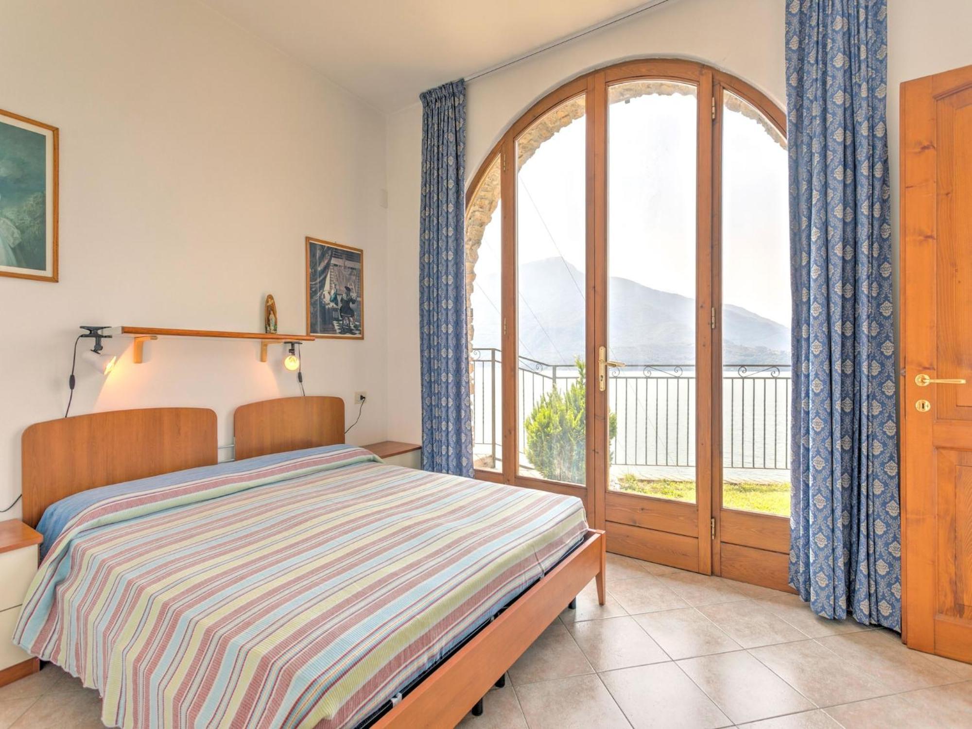 Apartamento Wonderful Flat With Swimming Pool Lift And Garden Gravedona Exterior foto