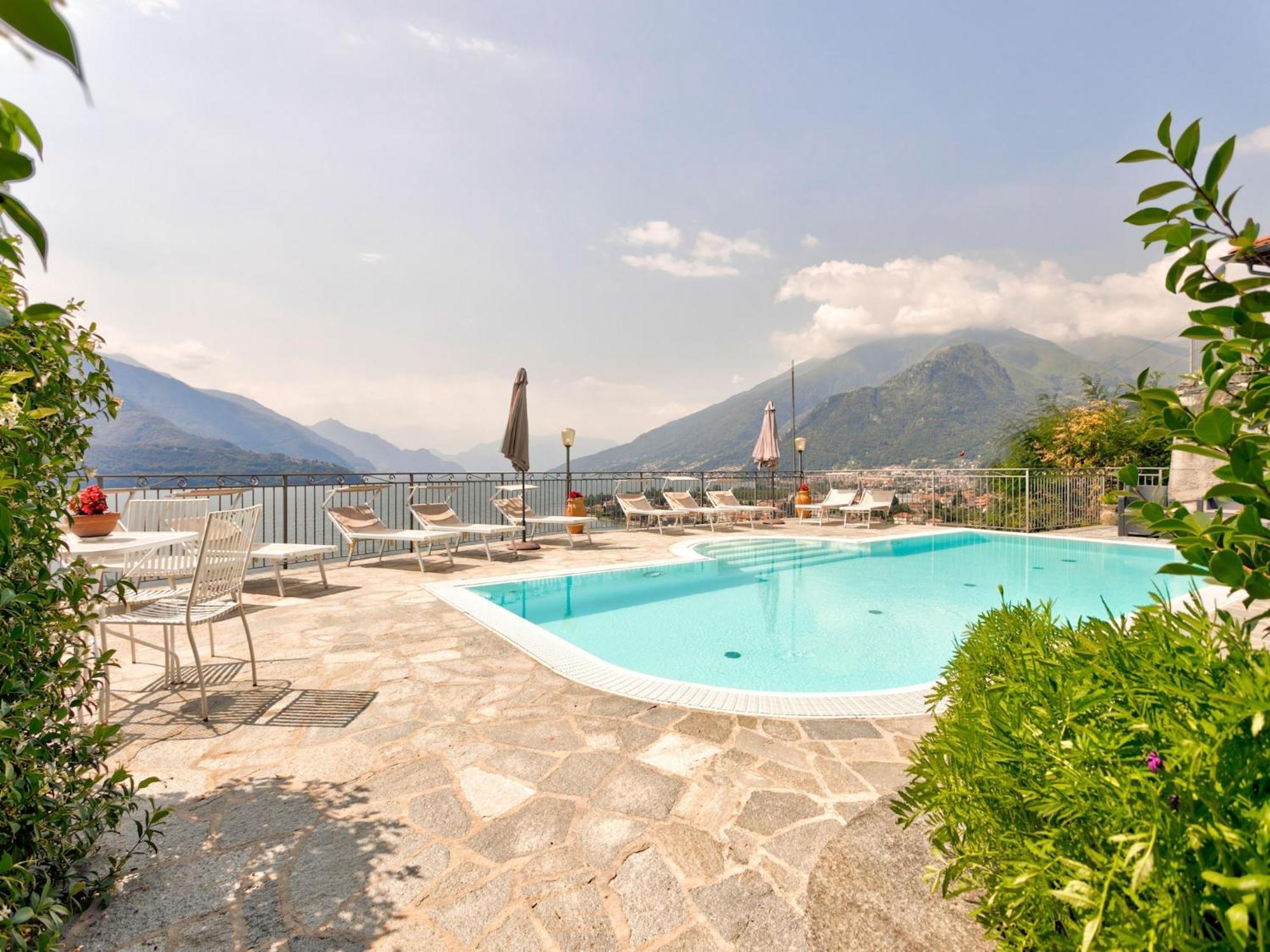 Apartamento Wonderful Flat With Swimming Pool Lift And Garden Gravedona Exterior foto